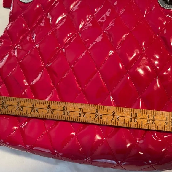Coach Poppy Liquid Glass Red Quilted Shoulder Bag!! Needs TLC Great Bone… - Picture 16 of 16